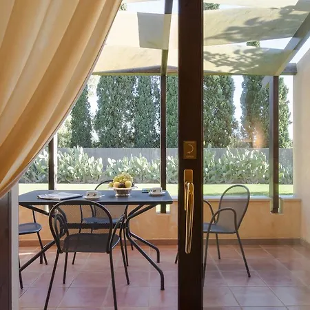 Lantana Hotel&apartments Ξενοδοχείο 4*